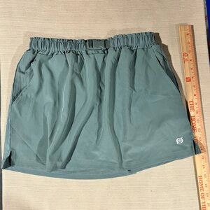 Born Outdoor XL sage green skirt and short